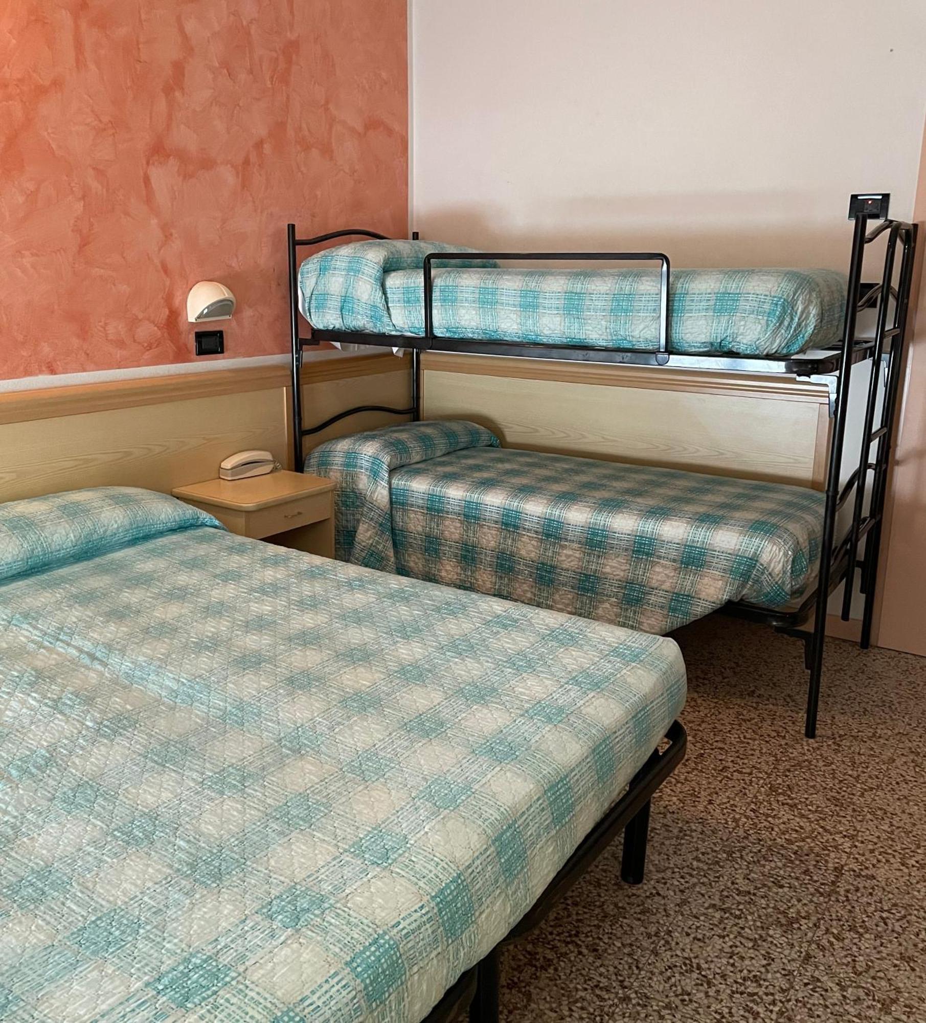 Piccolo Hotel Чезенатико Экстерьер фото