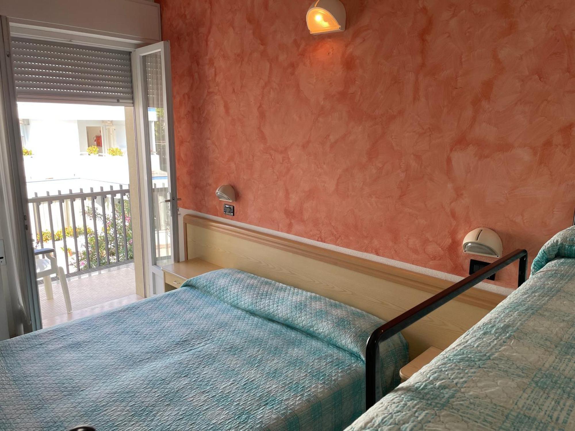 Piccolo Hotel Чезенатико Экстерьер фото